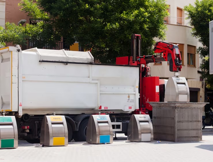 A Complete Guide to Roll On Roll Off Bins for Construction Waste