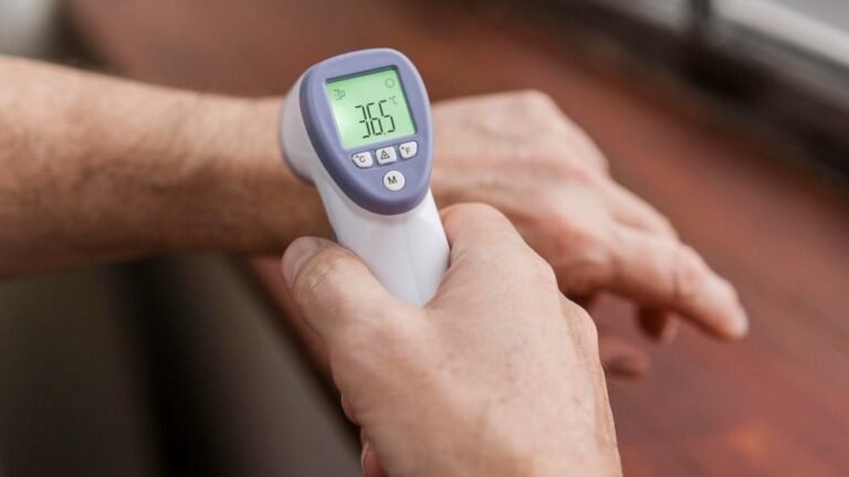 Why Digital Temperature Gauges Are Essential for Modern Manufacturing