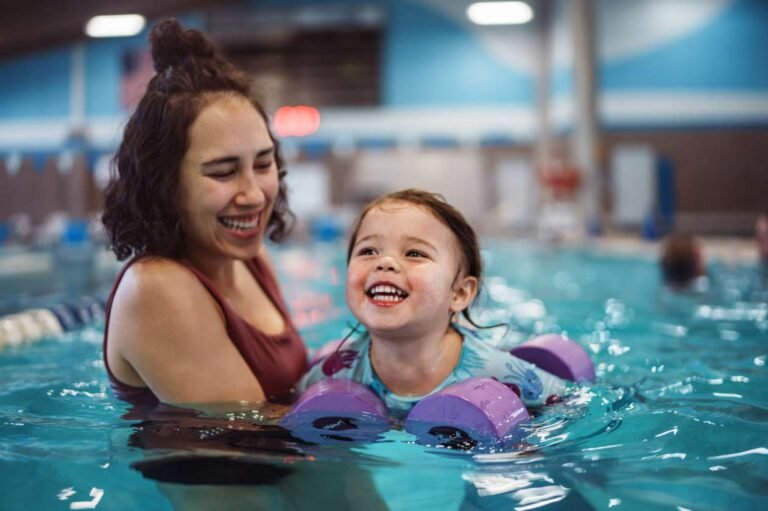 What Should Parents Look for in a Learn-to-Swim Program for Kids